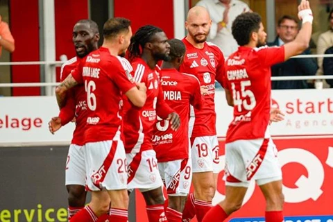 تعادل درامي بين بريست وأوكسير في الدوري الفرنسي